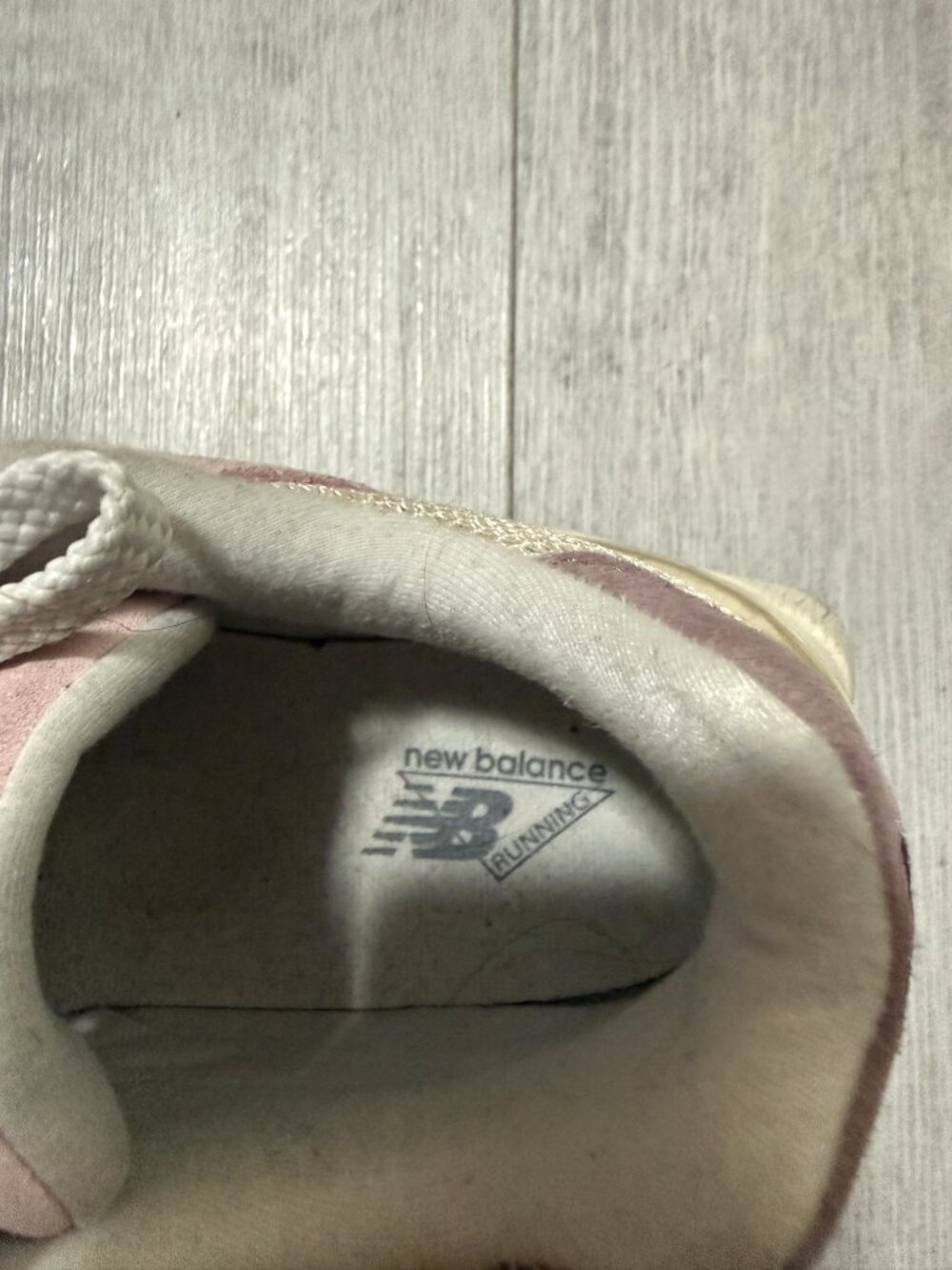 New Balance 9060 Sneakers, Size 8.5 - Picture 3 of 7